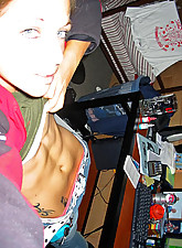 Naked Muscle Girls photo 2 of 4