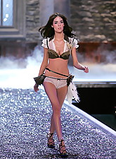 Fashion TV photo 2 of 12