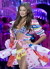 Fashion TV photo 9 of 12