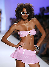 Fashion TV photo 4 of 12