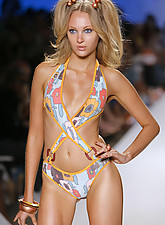 Fashion TV photo 2 of 12