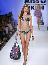 Fashion TV photo 9 of 12