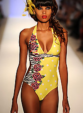 Fashion TV photo 11 of 12