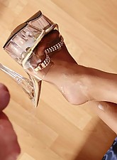 Cum on Pantyhose photo 2 of 5