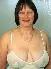 Granny Amateur photo 3 of 5