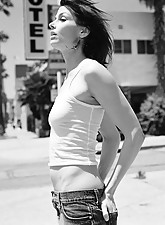 MILF Kiss photo 3 of 15