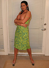 MILF Kiss photo 4 of 15