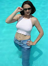 MILF Kiss photo 1 of 15