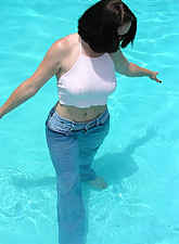 MILF Kiss photo 9 of 15