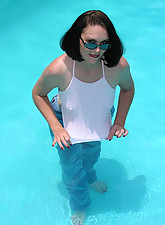 MILF Kiss photo 10 of 15