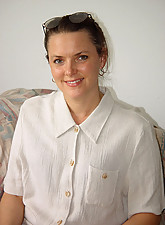 MILF Kiss photo 2 of 15