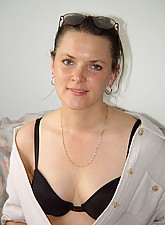 MILF Kiss photo 4 of 15