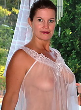 Mature Pussy Pics photo 5 of 5