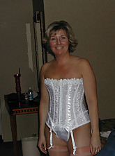 Mature Pussy Pics photo 4 of 5