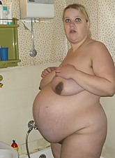 Hot Preggo Porn photo 2 of 5