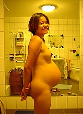 Hot Preggo Porn photo 4 of 5