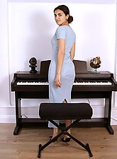 Arabic GF photo 7 of 8