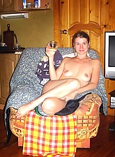 Mature and Horny photo 2 of 10