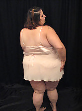 Super Sized Ladies photo 9 of 12