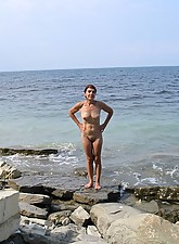 Mature Nudes photo 1 of 5