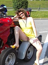 Oversexed Housewives photo 2 of 10