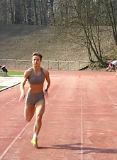 Sarah De Herdt photo 8 of 10
