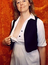 Mature GF photo 1 of 12