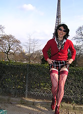 Mature GF photo 2 of 12