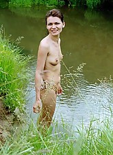 Mature GF photo 11 of 12