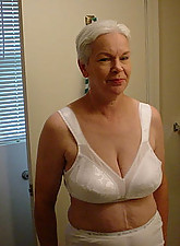 Mature GF photo 11 of 12