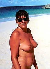 Mature GF photo 8 of 12