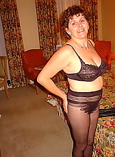 Mature GF photo 4 of 12