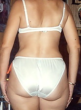 Mature GF photo 3 of 12