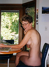 Mature GF photo 2 of 12