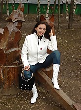 Mature GF photo 3 of 12