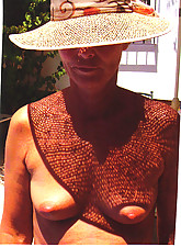 Mature GF photo 9 of 12