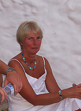 Mature GF photo 2 of 12