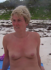 Mature GF photo 3 of 12