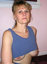 Mature GF photo 3 of 12