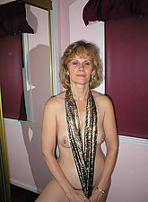 Mature GF photo 12 of 12