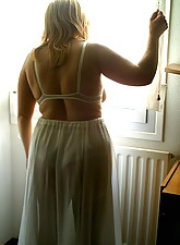 Mature GF photo 9 of 12