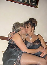 Mature GF photo 3 of 12