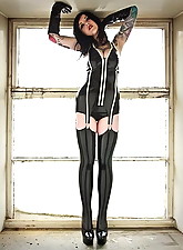 Hot Rubber Babes photo 3 of 10