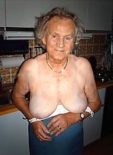 Lustful Granny photo 3 of 10