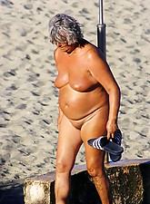 Lustful Granny photo 7 of 10