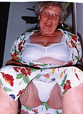 Lustful Granny photo 4 of 10