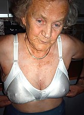 Lustful Granny photo 10 of 10
