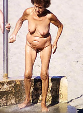 Lustful Granny photo 3 of 10