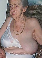 Lustful Granny photo 4 of 10