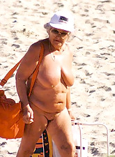 Lustful Granny photo 7 of 10